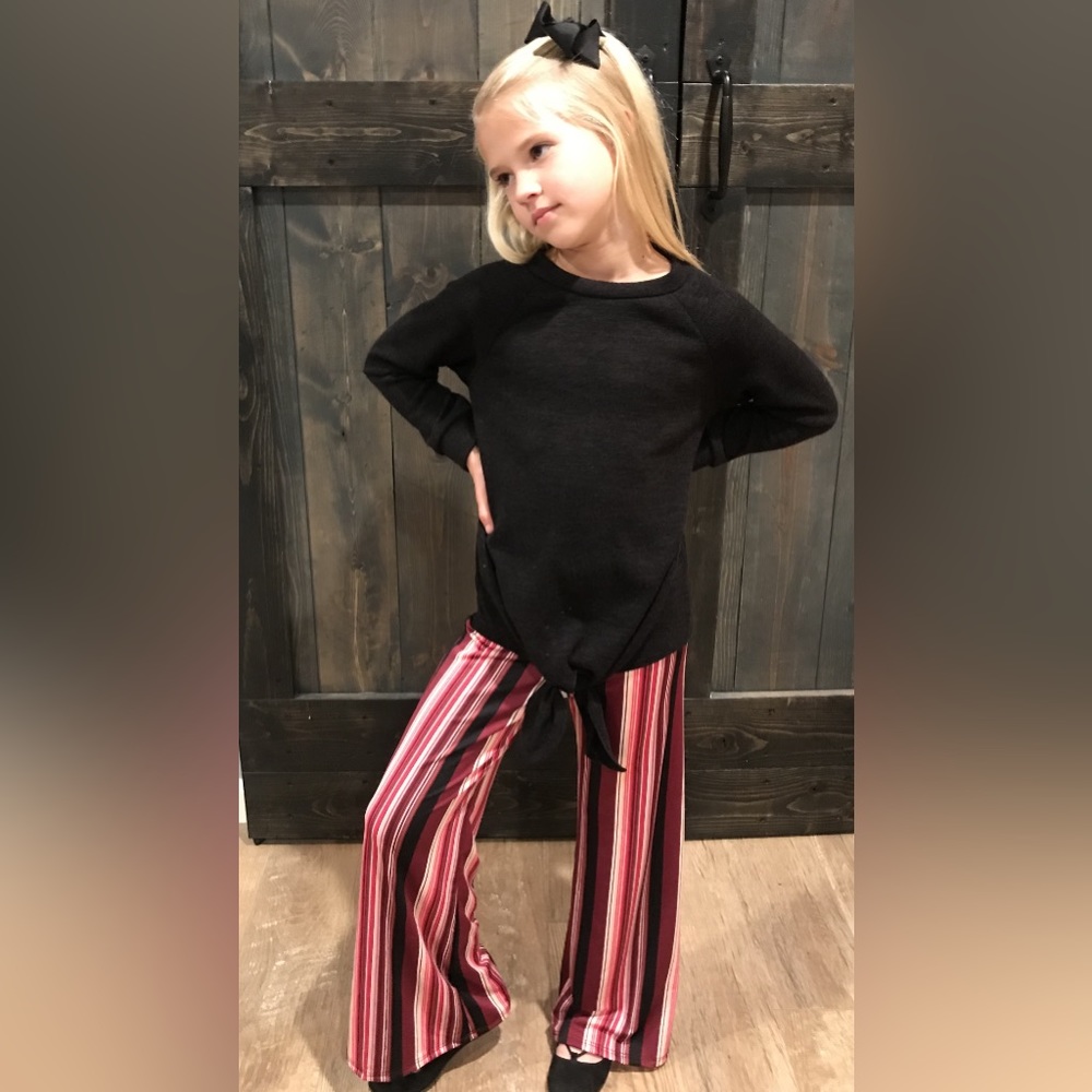 NEW Girls Boatneck Tie Sweater 🖤